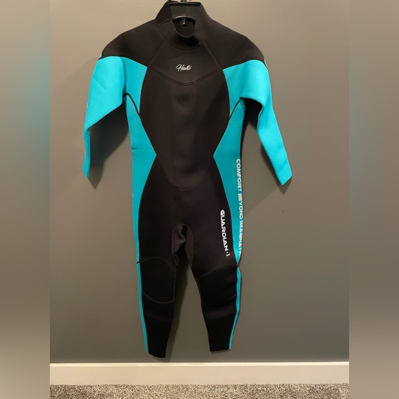 Women’s Hevto wetsuit NWT - Picture 2 of 6